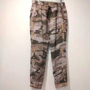 Johnny Was JW Los Angeles Camo Embroidered Crop Jogger Pull-On Drawstrin…